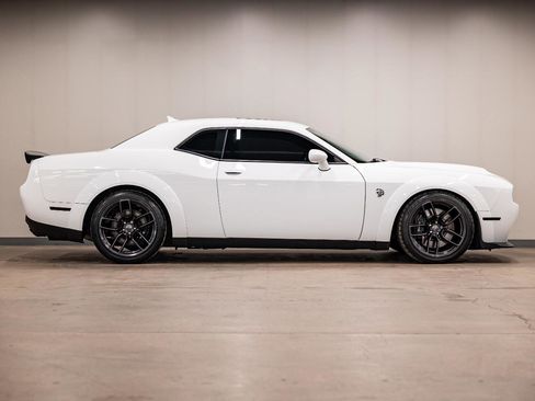 Used 2019 Dodge Challenger SRT Hellcat Redeye image 5