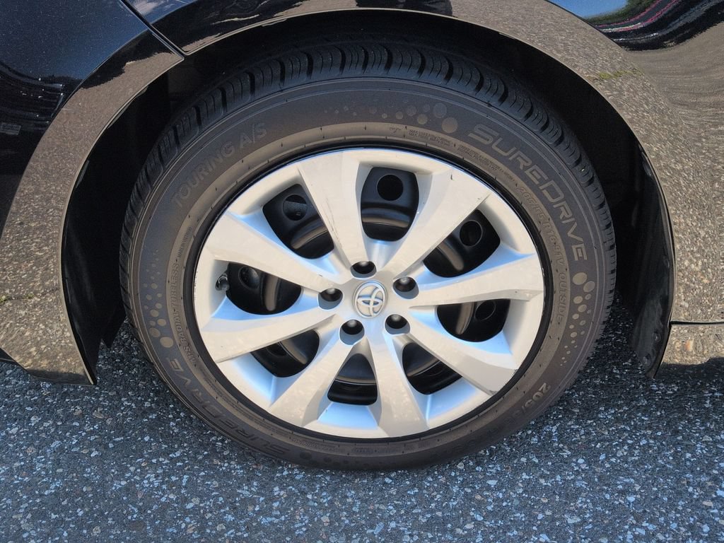 Used 2023 Toyota Corolla LE FWD image 30