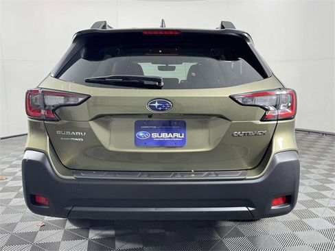 Used 2025 Subaru Outback Premium image 9