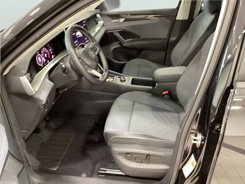 Certified 2025 Volkswagen Tiguan SE w/ Panoramic Sunroof Package AWD/4WD image 9