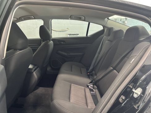 Used 2025 Nissan Altima 2.5 SV FWD image 27