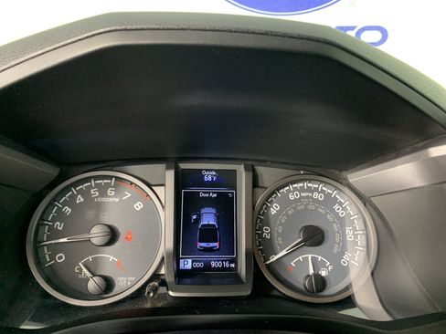 Used 2016 Toyota Tacoma TRD Sport RWD image 23