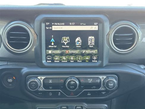 Used 2023 Jeep Gladiator Overland image 15