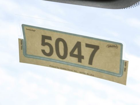 New 2025 Jeep Grand Cherokee Altitude image 31