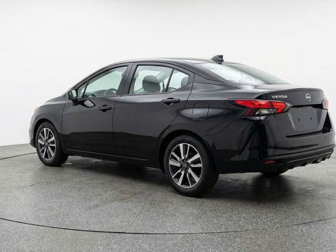 Used 2025 Nissan Versa SV image 6