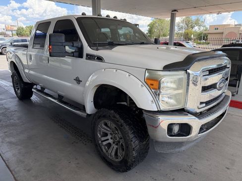 Used 2014 Ford F250 Lariat w/ Lariat Interior Package AWD/4WD image 2