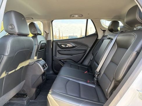 Used 2023 GMC Terrain SLT w/ Infotainment Package II image 19