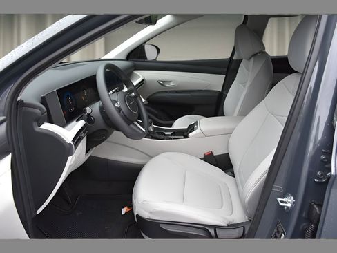 New 2026 Hyundai Tucson SE image 10