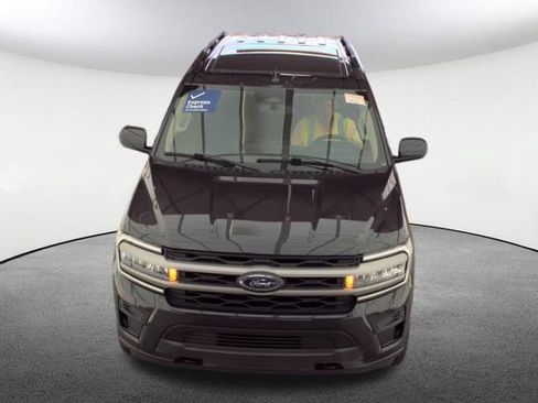 Used 2023 Ford Expedition XLT AWD/4WD image 2