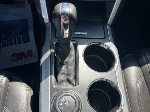 Used 2013 Ford Explorer XLT image 13