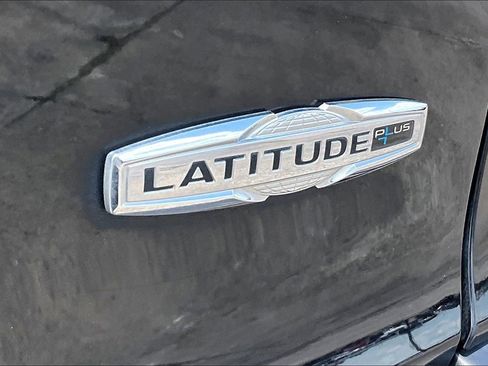 Used 2021 Jeep Cherokee Latitude Plus image 21