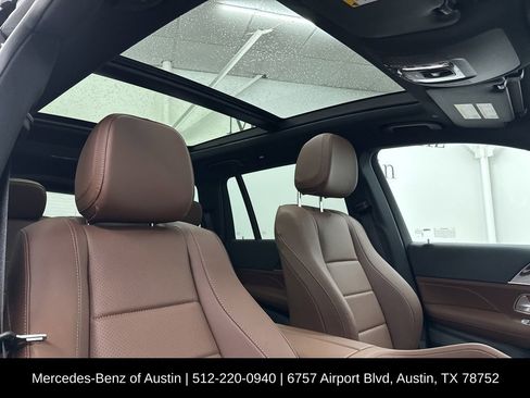 Used 2026 Mercedes-Benz GLS 450 4MATIC image 32