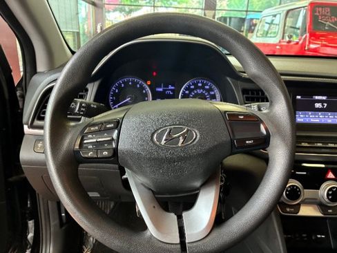 Used 2019 Hyundai Elantra SE w/ Cargo Package FWD image 21