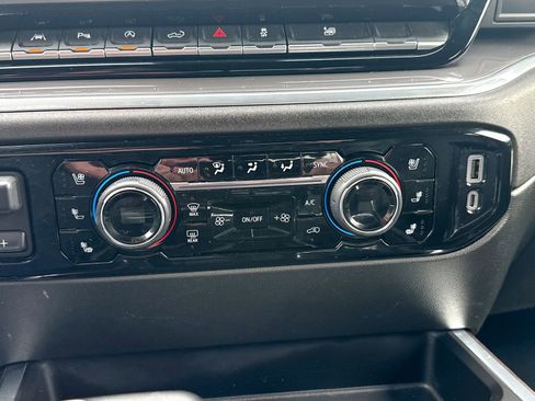 Certified 2023 Chevrolet Silverado 1500 High Country w/ High Country Premium Package AWD/4WD image 31