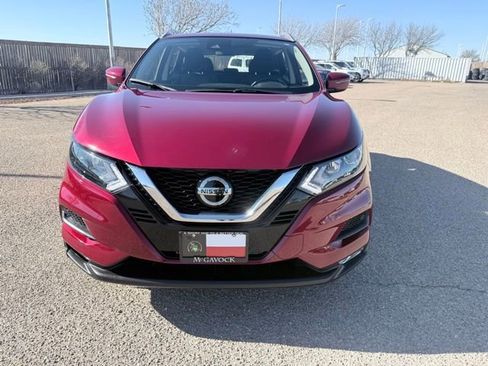 Used 2022 Nissan Rogue Sport SV image 3