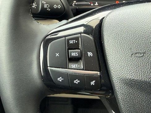 Certified 2022 Ford Escape SE w/ Cold Weather Package image 15