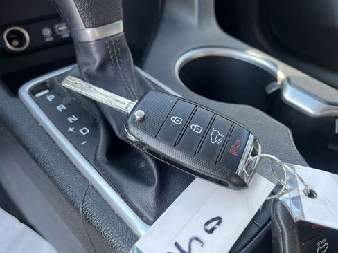 Used 2018 Kia Sportage LX FWD image 34