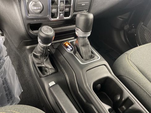 Used 2024 Jeep Wrangler Unlimited Sport AWD/4WD image 37