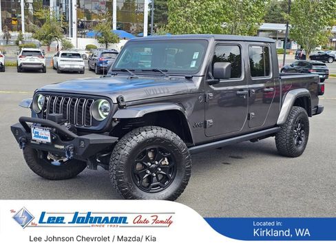 Used 2023 Jeep Gladiator Sport AWD/4WD image 1