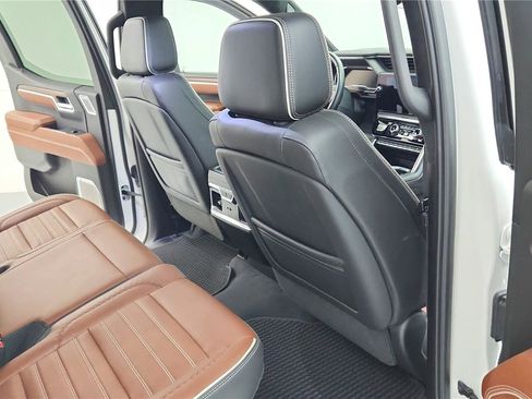 Used 2023 GMC Sierra 1500 Denali Ultimate AWD/4WD image 37