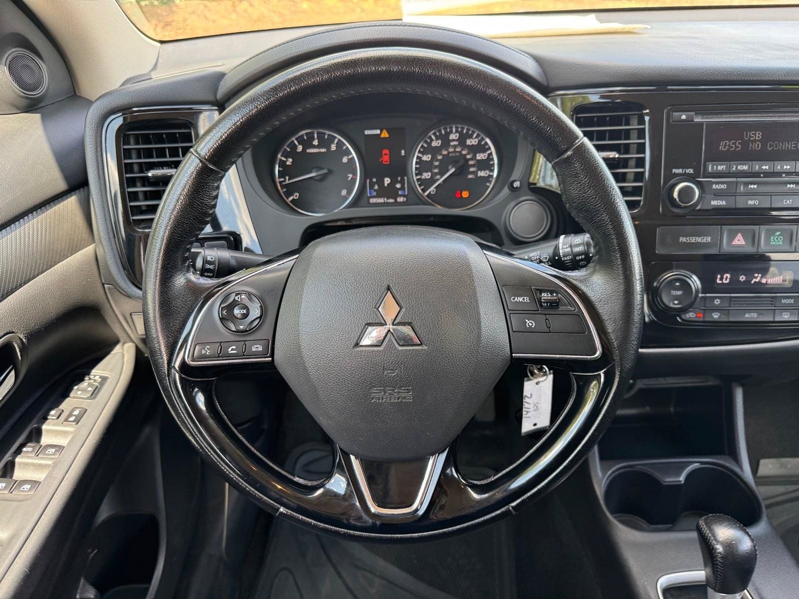Used 2016 Mitsubishi Outlander ES AWD/4WD image 8