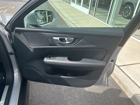 Used 2025 Volvo V60 B5 Cross Country Plus AWD/4WD image 14