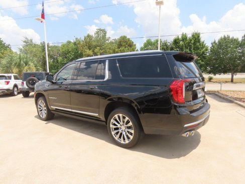 Used 2024 GMC Yukon XL Denali w/ Denali Reserve Package AWD/4WD image 15