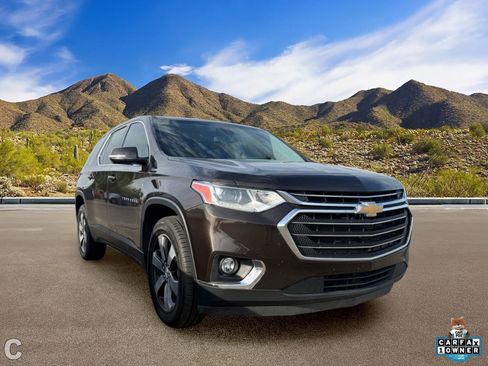Used 2019 Chevrolet Traverse LT w/ LT Premium Package FWD image 5