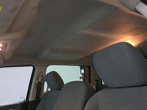 Used 2018 RAM 2500 SLT image 12