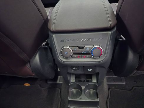 Used 2025 Ford Explorer Platinum w/ LUX Leather Package image 37