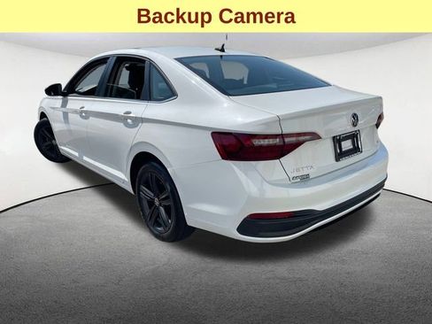 Used 2022 Volkswagen Jetta SE image 10