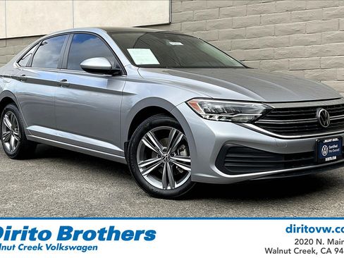Certified 2024 Volkswagen Jetta SE image 1