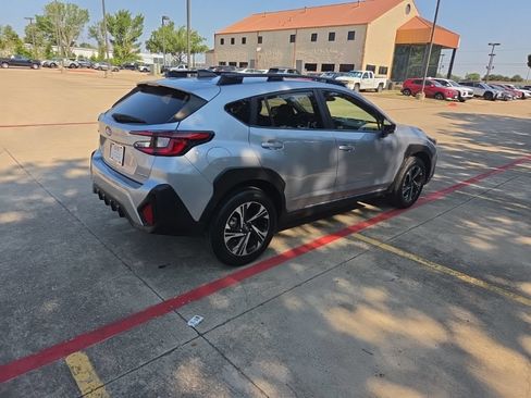 Used 2025 Subaru Crosstrek 2.5i Premium AWD/4WD image 7