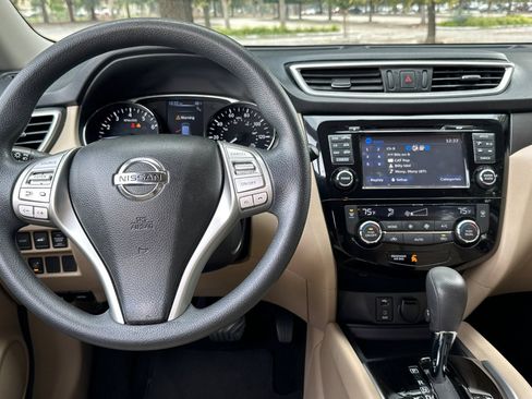 Used 2016 Nissan Rogue SV w/ SV Premium Package image 18