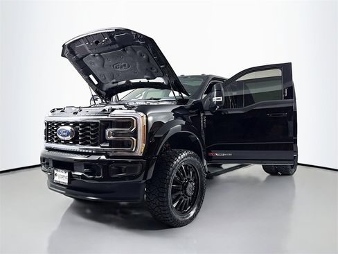 Used 2026 Ford F450 Platinum w/ FX4 Off-Road Package image 38