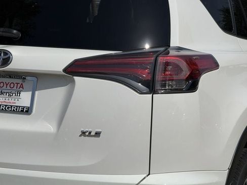 Used 2017 Toyota RAV4 XLE FWD image 7