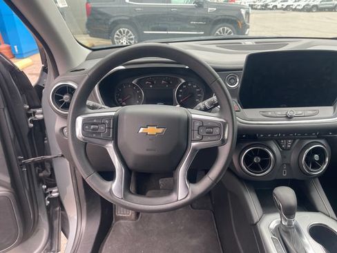 Used 2025 Chevrolet Blazer LT FWD image 14