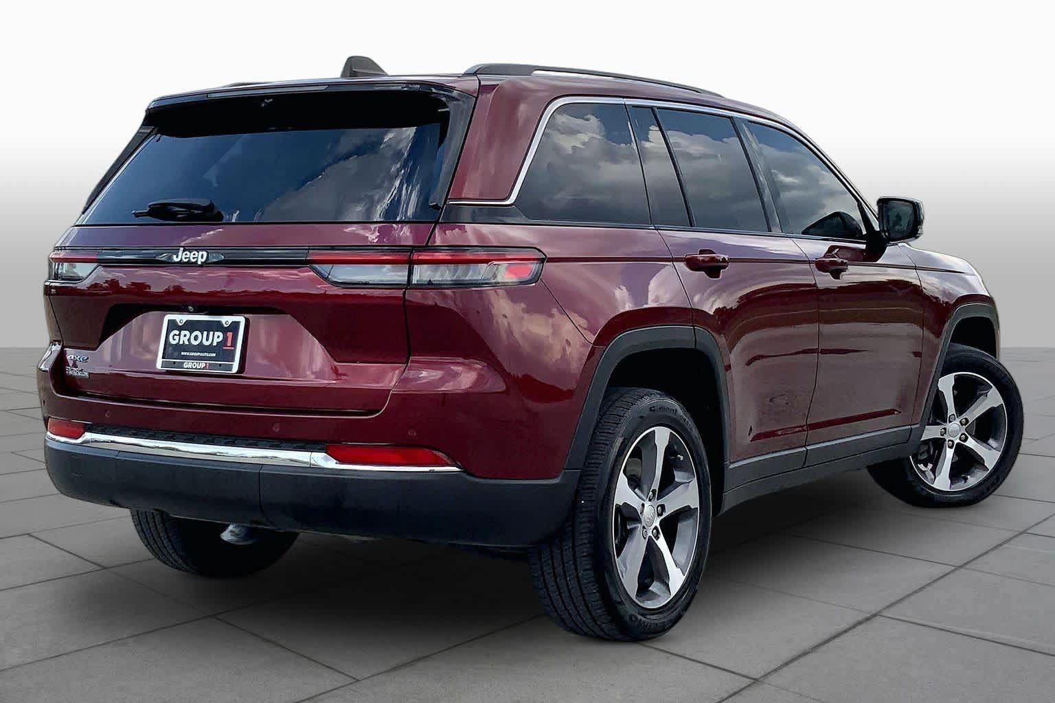 Used 2022 Jeep Grand Cherokee Limited 4xe w/ Luxury Tech Group II AWD/4WD image 13
