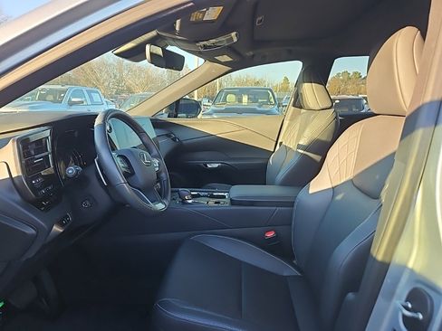 Used 2024 Lexus RX 350 FWD image 15