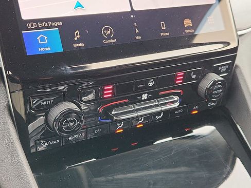 Used 2022 Jeep Grand Cherokee L Limited image 15