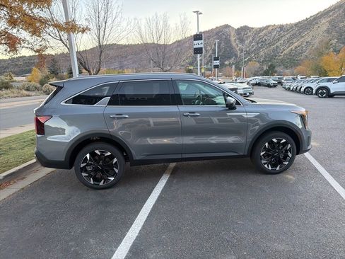 New 2025 Kia Sorento EX w/ Panoramic Sunroof Package image 9