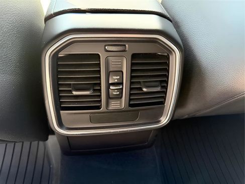 Used 2017 Porsche Macan S image 28