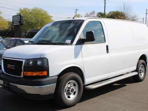 Used 2023 GMC Savana 2500 w/ Driver Convenience Package RWD image 3