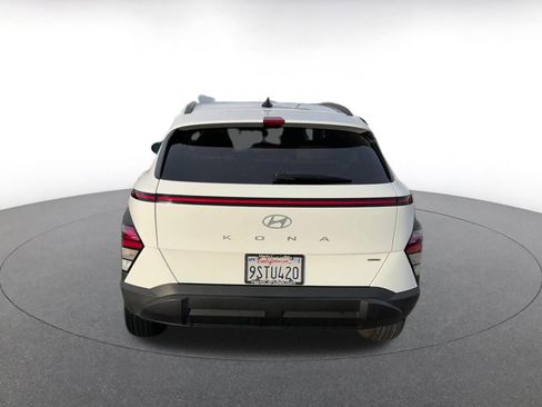 Used 2025 Hyundai Kona SEL image 12