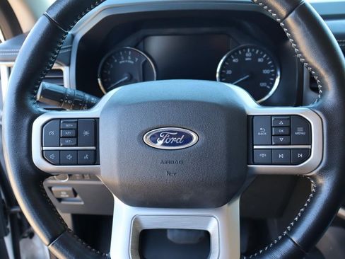 Used 2022 Ford Expedition Max XLT image 13