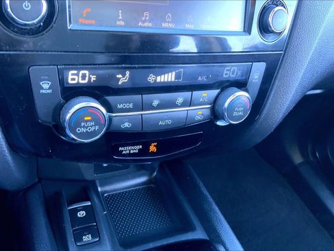 Used 2021 Nissan Rogue Sport SL image 30