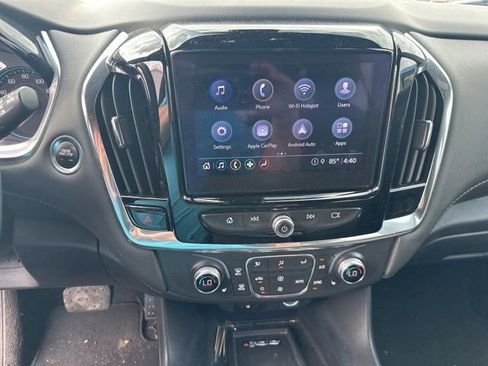 Used 2023 Chevrolet Traverse LT FWD image 14
