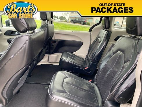 Used 2020 Chrysler Pacifica Limited FWD image 18