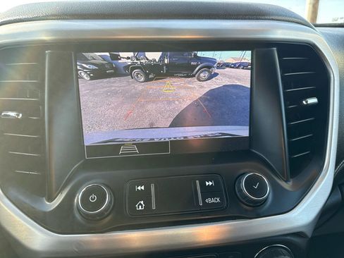 Used 2023 GMC Acadia SLE FWD image 22