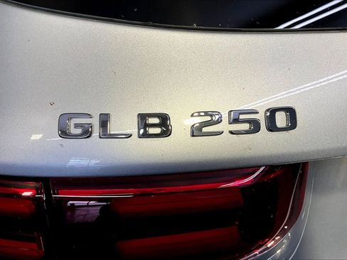 New 2026 Mercedes-Benz GLB 250 4MATIC image 6